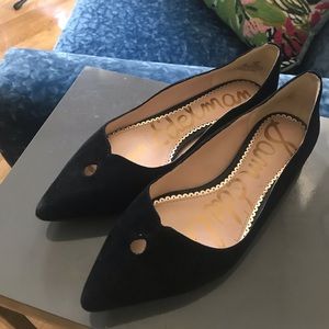 Pointed toe flats